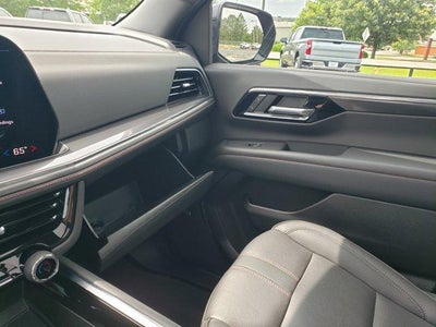 2025 Chevrolet Suburban RST