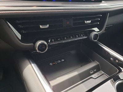 2025 Chevrolet Suburban RST