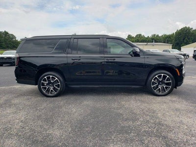 2025 Chevrolet Suburban RST