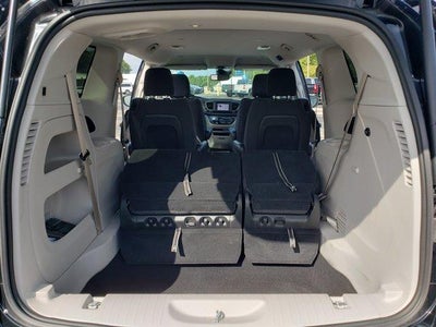 2024 Chrysler Voyager LX