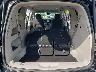 2024 Chrysler Voyager LX