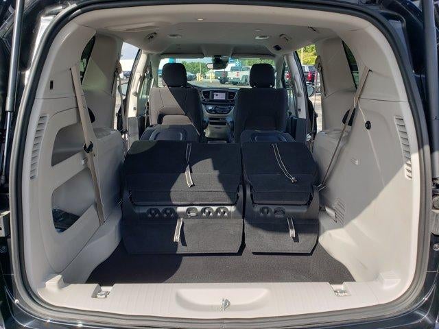2024 Chrysler Voyager LX