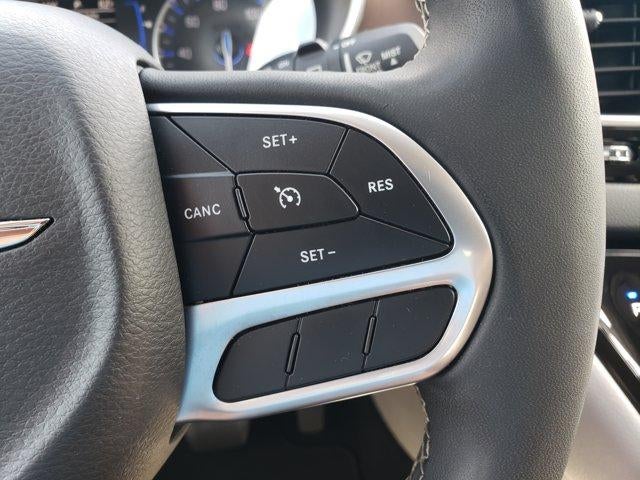 2024 Chrysler Voyager LX