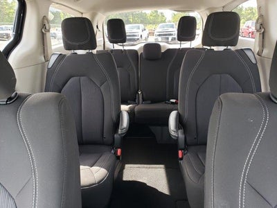 2024 Chrysler Voyager LX