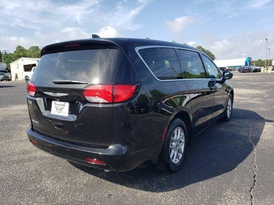 2024 Chrysler Voyager LX