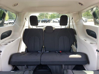 2024 Chrysler Voyager LX