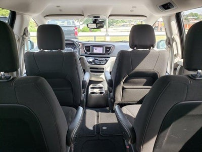 2024 Chrysler Voyager LX